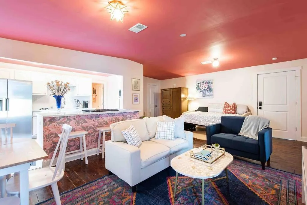 Blush And Bashful Germantown Two Bedroom Apartment Louisville 0*,  USA